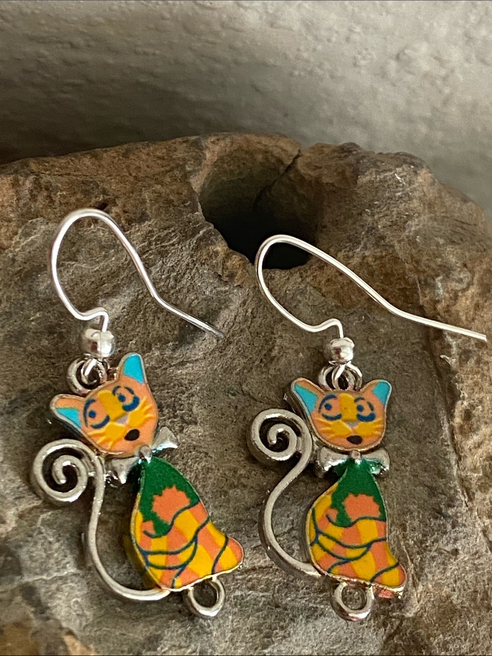 NEW Handmade Whimsical Cat Dangle Earrings